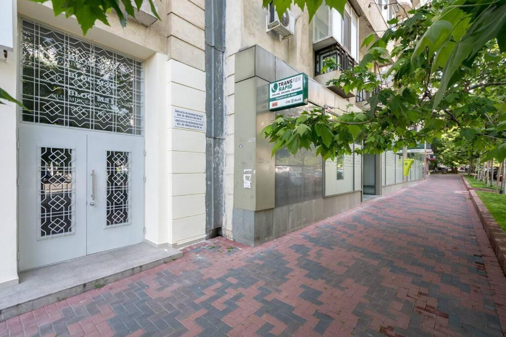 New Era Studio Near Old Town Bukares Bagian luar foto