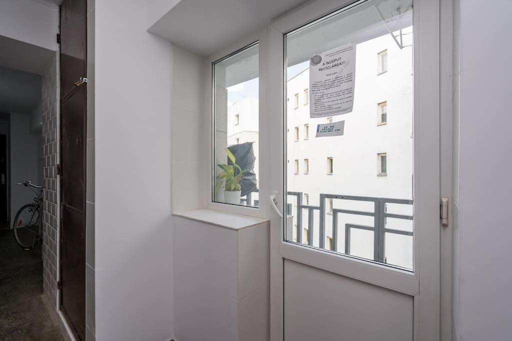 New Era Studio Near Old Town Bukares Bagian luar foto