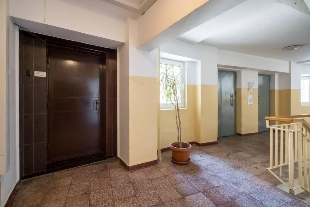 New Era Studio Near Old Town Bukares Bagian luar foto