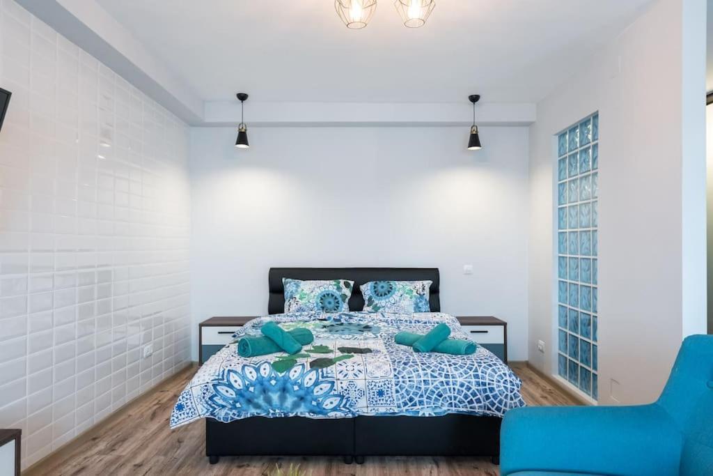New Era Studio Near Old Town Bukares Bagian luar foto